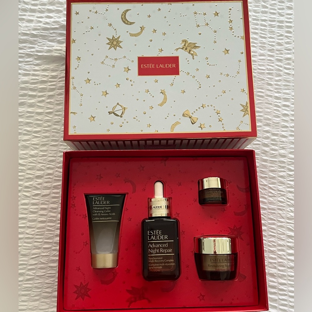 Estée Lauder Lift + Glow Routine Gift Box